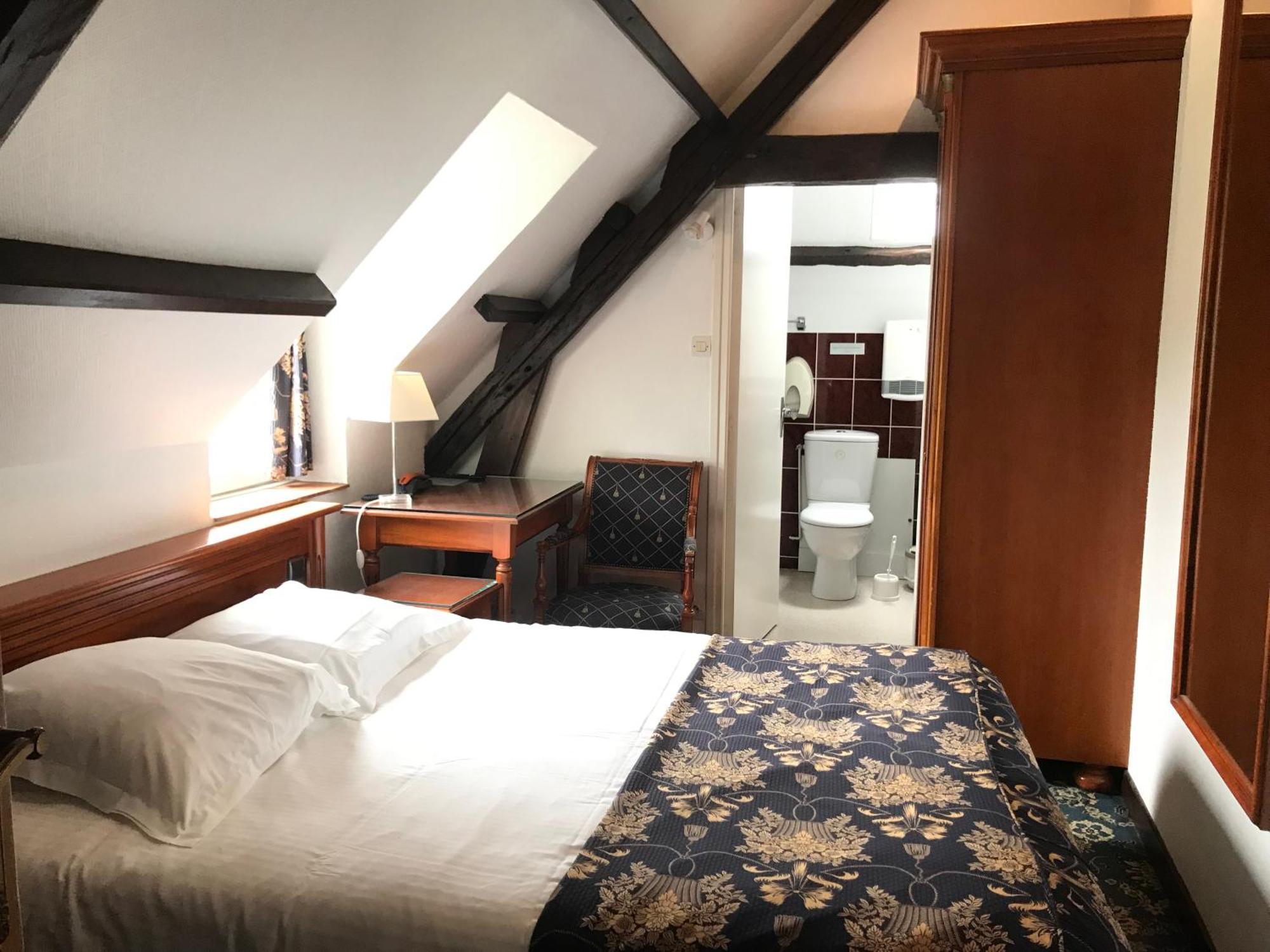 Logis Hotel & Restaurant - Le Chateau Des Tourelles 3 Etoiles Le Wast Exteriér fotografie