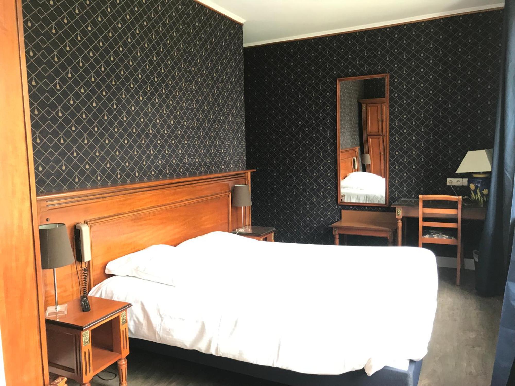 Logis Hotel & Restaurant - Le Chateau Des Tourelles 3 Etoiles Le Wast Exteriér fotografie