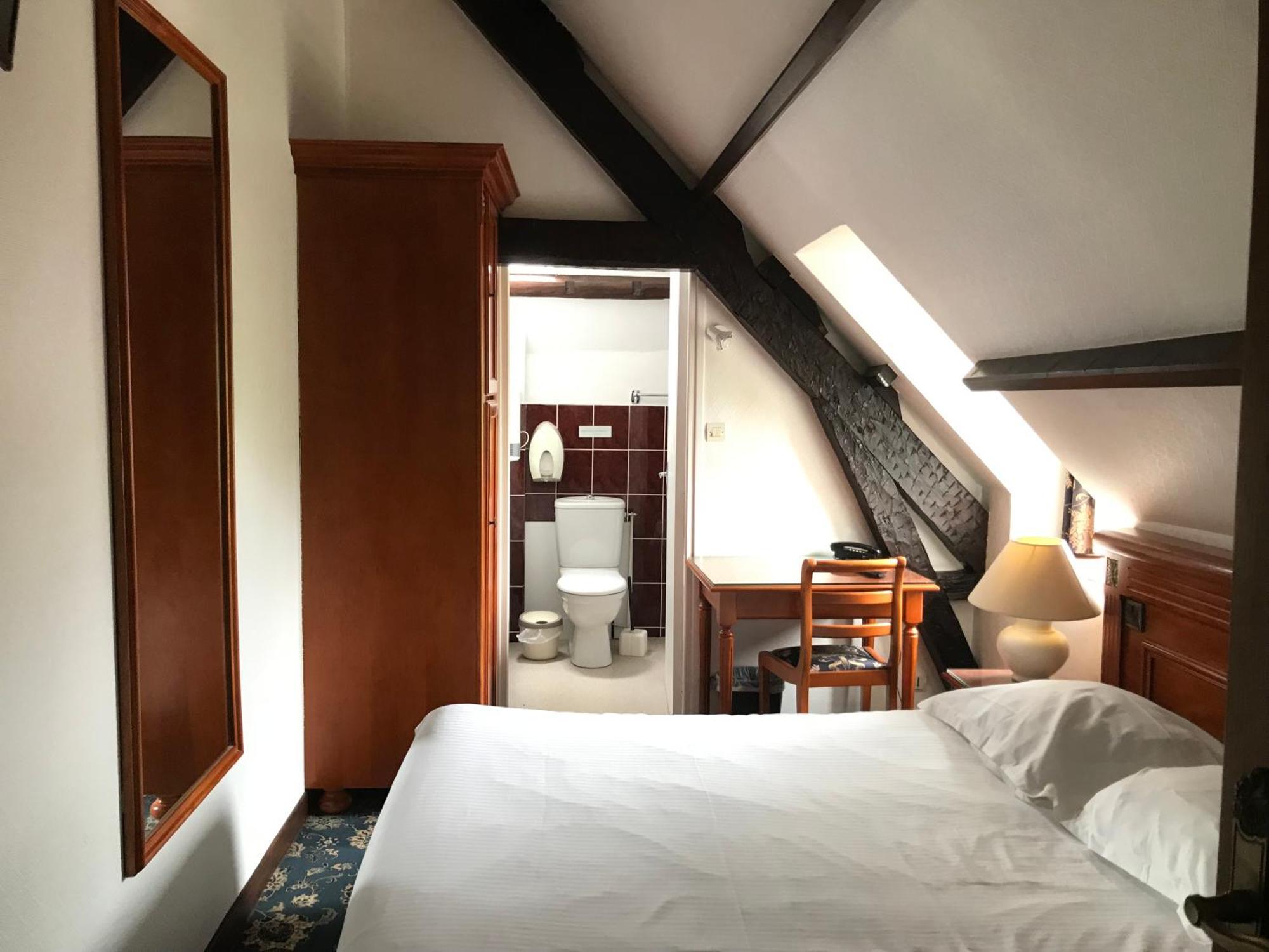 Logis Hotel & Restaurant - Le Chateau Des Tourelles 3 Etoiles Le Wast Exteriér fotografie