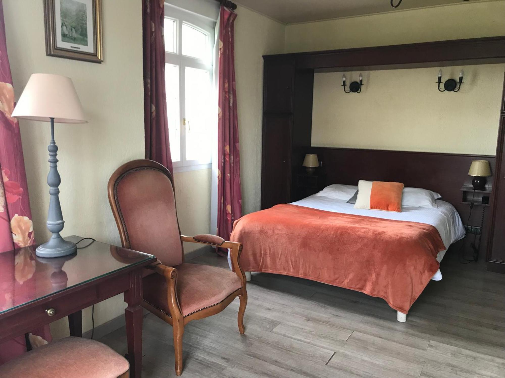 Logis Hotel & Restaurant - Le Chateau Des Tourelles 3 Etoiles Le Wast Exteriér fotografie