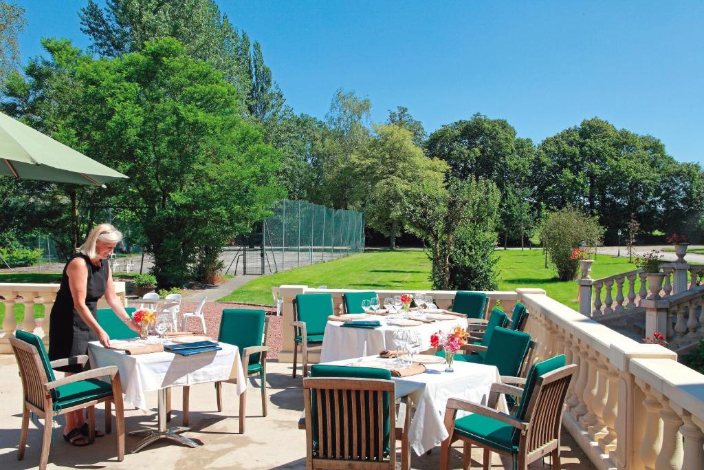 Logis Hotel & Restaurant - Le Chateau Des Tourelles 3 Etoiles Le Wast Exteriér fotografie