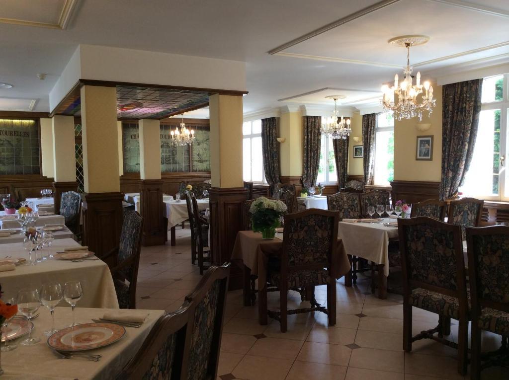 Logis Hotel & Restaurant - Le Chateau Des Tourelles 3 Etoiles Le Wast Exteriér fotografie
